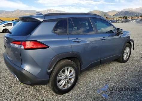 2023 Toyota Corolla Cross Le z USA, uszkodzony, nr VIN 7MUCAAAG6PV040981